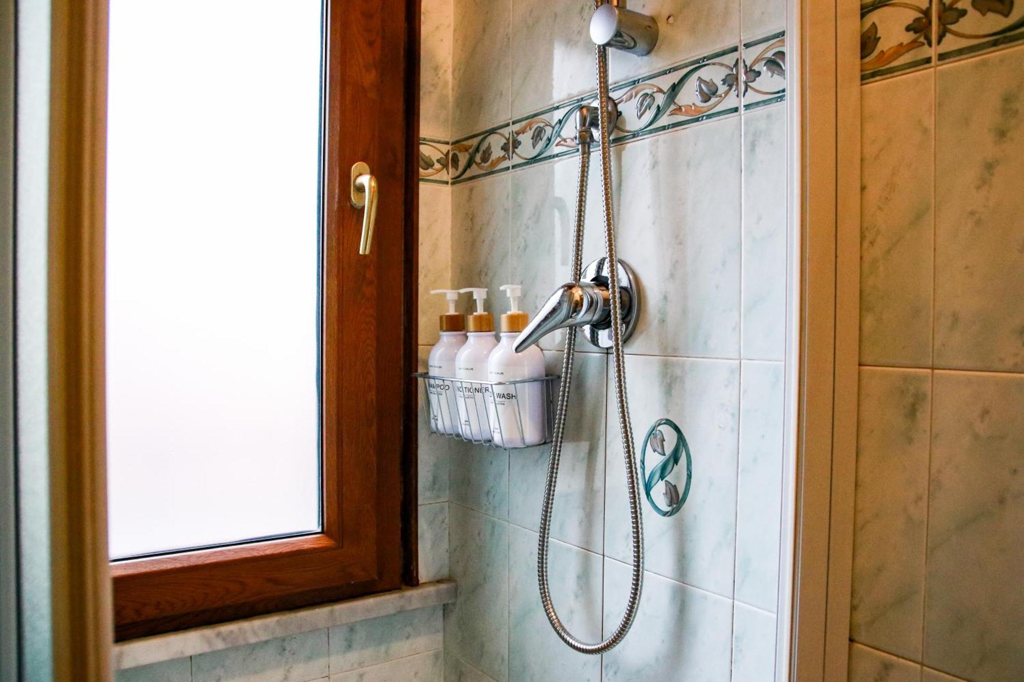Casa Angelina - Appartamento Zona Sangiovanni Rome Buitenkant foto